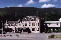 Cairngorm Hotel - parking