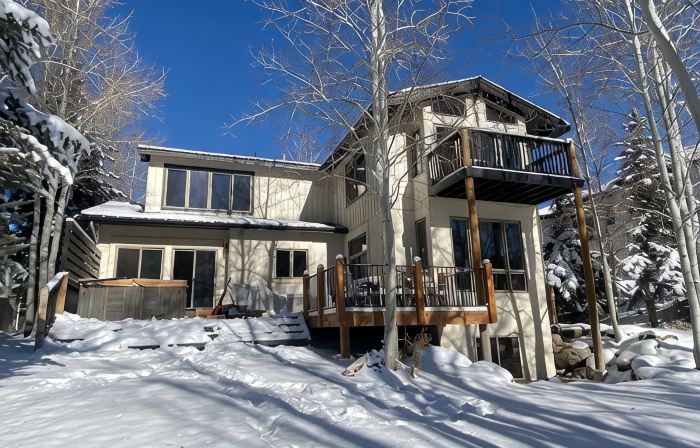 Private Hot tub/Fire Table on Large Deck overlooking Eagle River! Fly-fishing!