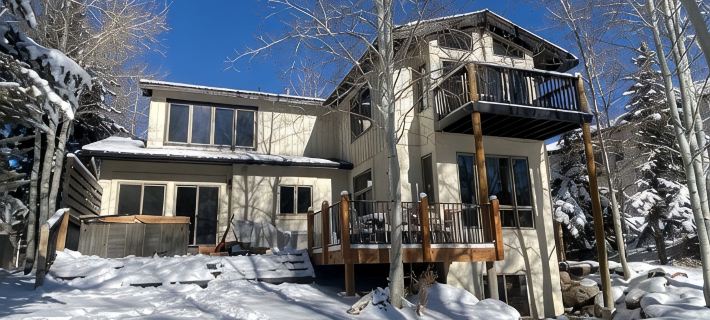 Private Hot tub/Fire Table on Large Deck overlooking Eagle River! Fly-fishing! Hotels in Edwards
