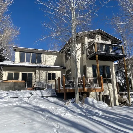 Private Hot tub/Fire Table on Large Deck overlooking Eagle River! Fly-fishing!