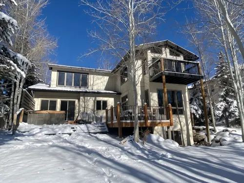 Private Hot tub/Fire Table on Large Deck overlooking Eagle River! Fly-fishing! - 4-Star