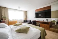 Mikado Hotel - 4-Star
