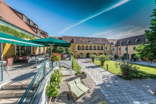Hotel Althof Retz - Pools