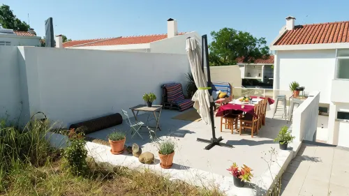 5-bedroom beach house ideal for groups 5 min walk from Carcavelos beach - 4 étoiles