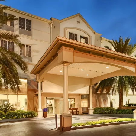 Best Western Plus Downtown Inn Suites