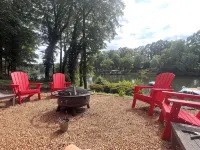 Amazing Views at Dragonfly! HOT TUB! Kayaks, BOUNCER w Slide, SUP's, Fire Pit! - Wifi
