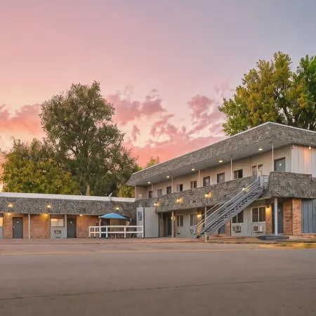 The Oakwood Inn