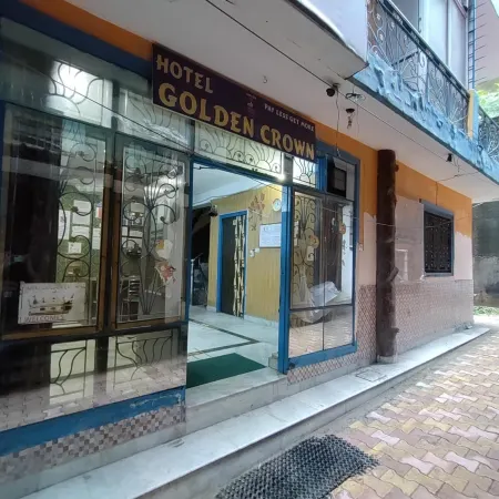 Hotel Golden Crown