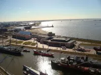 Very best location! In Columbus Center located apartment overlooking the Weser - 수영장