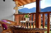 Casa Rural Los Llares Hotels in Turieno