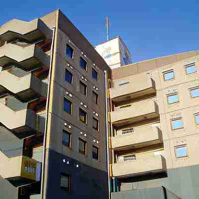 ホテルクラウンヒルズ荒川沖（BBHホテルグループ） Hotel Exterior