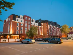 Ramada Hotel & Suites by Wyndham Bucharest North