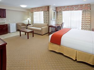 Holiday Inn Express & Suites College Station