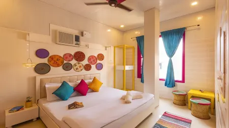 Madpackers Amritsar Bunks, Rooms, & Community