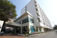 The Royalbee Aparthotel Hotel in zona Bangkok Aviation Fuel Services Public Company Limited