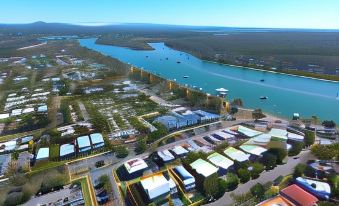 Noosa River Sandy Shores