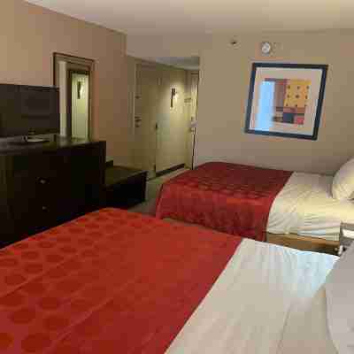 Ramada by Wyndham Gainesville Rooms