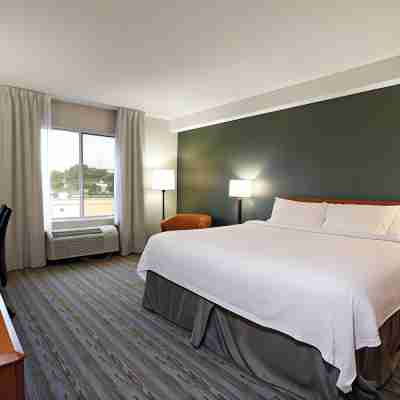 Fairfield Inn & Suites Sudbury Rooms