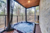 Luxury Broken Bow Cabin w/ Hot Tub on 3 Acres! Hotels in McCurtain County