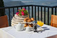 Hermes Delphi Hotel