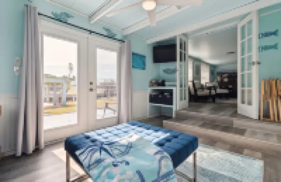 Flamingo Bay Cottage 3 Bedroom Cottage by RedAwning