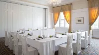 Victoria Bed & Breakfast Hotel di Blimbing
