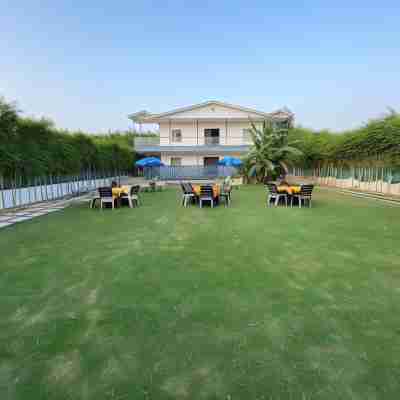 Vansh Farm-4BHK Villa with Pool- GoBravo Hotel Exterior