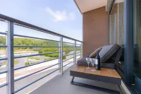 Huswell - Bright Apartment with Parking Near the Beach