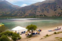 Kournas-Sleeps8-Parking-Garden-Pool-Petfriendly