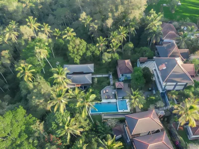Puri Saron Hotel Madangan - Gianyar Hotel dekat Pemandian umum tukad arca