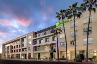 Holiday Inn Express & Suites Glendale Downtown