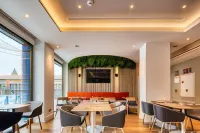 Holiday Inn Express Madrid - Airport Hotels in Coslada