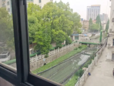 Keke Nuanju Apartment (Yangtze River Middle Road)