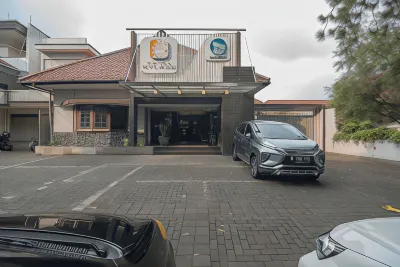 RedDoorz Plus @ Cipaganti Street 3 Hotels in Bandung Wetan