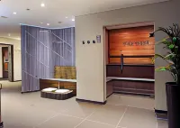 庫爾福斯特酒店 - 停車場