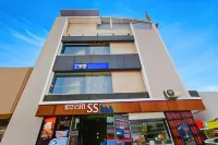 FabHotel SS Blue Hotels in Jamburdi Hapsi