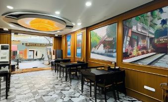 Holiday Suites Hotel & Spa