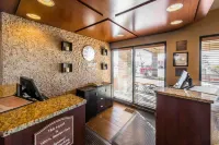 Comfort Inn & Suites - parking