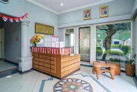 RedDoorz Near Rumah Sakit Baptis Kediri Hotels in Pesantren