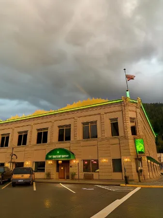 The Brooks Hotel Restaurant and Lounge