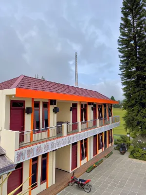 Sapo Karo Rest House Hotel dekat Villa Armina Tongging
