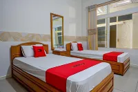 RedDoorz Plus Syariah at Alam Raya Hotel Các khách sạn gần Talise Beach