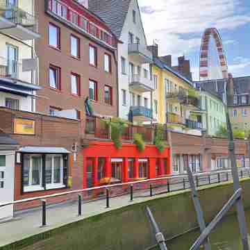 Victoria Boardinghouse Others