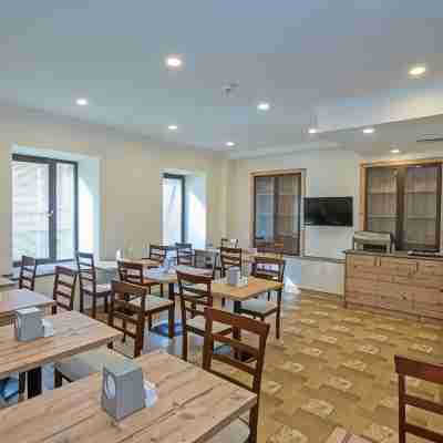 Hotel Genio Dining/Meeting Rooms