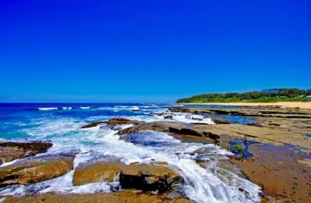 Tumbi Cottage -Cheerful 3 Bedroom Home with Studio Отели рядом с достопримечательностью «Вайонг Олимпик Пул»