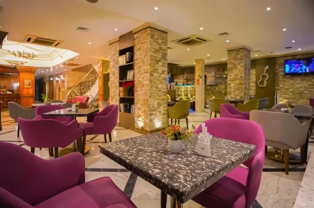 Hotel Royal Marshal Отели рядом с достопримечательностью «Ain Shams University»