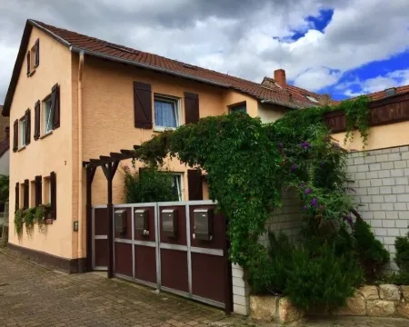 Vacation Apartment for up to 6 People with Sunny Courtyard, Garden and Pool Hotels in Neustadt an der Weinstraße