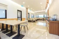 Urban Oasis Inn