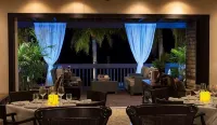 Dolphin Cove Hotels in Freeport