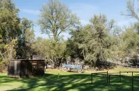 Hotel Lumberjack Hotels near Jim Town Gold Mining Camp